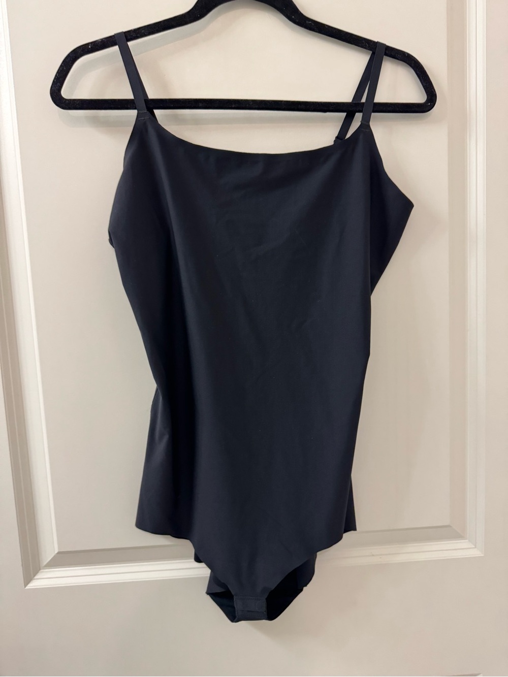 Spanx Trust Your Thinstincts Black Cami Bodysuit Womens L 360 Shaping Seamless